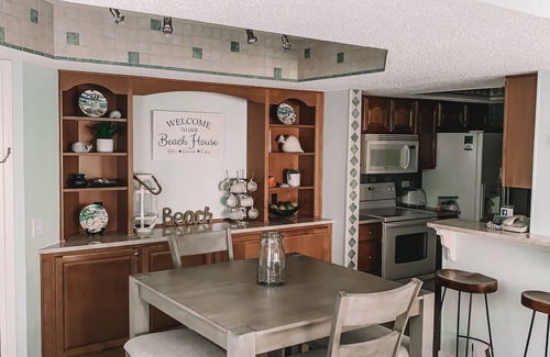 Saint Simons Island Condo | Cozy beach unit setup for vacations with kids or Couples!