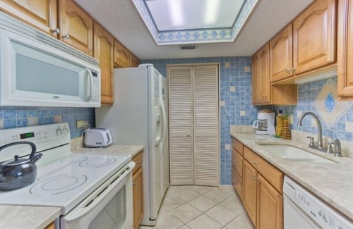 Saint Simons Island Condo | Cozy beach unit setup for vacations with kids or Couples!