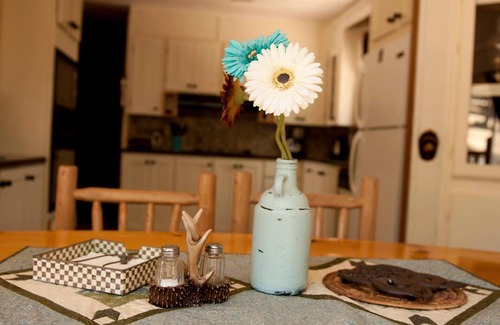 Mariposa Cabin | Cozy Bear Hollow " Cozy, rustic charming, a great value"