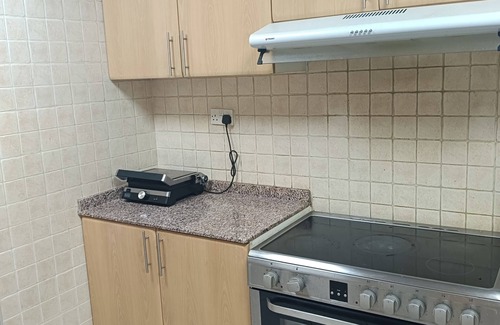 Dubai Condo | Cozy Bedroom condo in charming Dubai with WiFi, AC