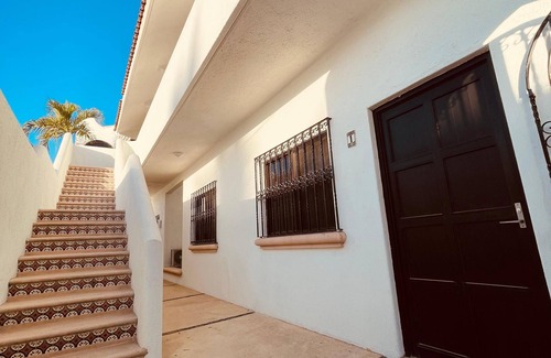 Los Cabos Apartment | Cozy bedroom for rent. 5 min from the beach