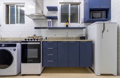 Copacabana Apartment | Cozy Apartment with Convenience in Copacabana: Comfort 2 Minutes from the Sand