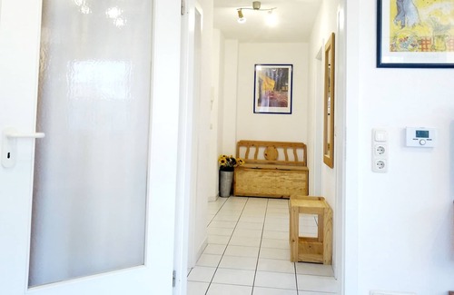 Zingst Apartment | cozy bright apartment on a large plot, near the beach