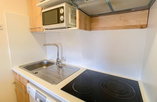 Val Claret Apartment | Cozy & Bright Apartment · Ski-In/Ski-Out · Balcony · Sleeps 10