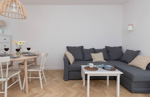 Redlowo Apartment | Cozy & Bright Apartment with Sea View in Gdynia