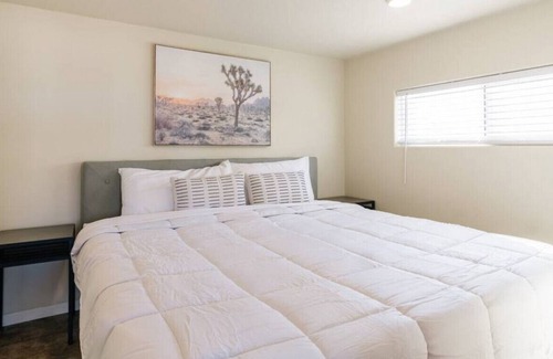 Ehrenberg House | Cozy & Bright Cottage on the Colorado River!