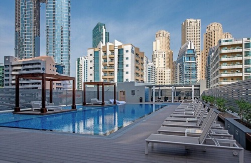 Dubai Marina Apartment | Cozy & Bright Studio Retreat for 3 in Dubai Marina