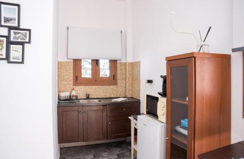 Fira Apartment | Cozy Budget Apartments in the Heart of Fira
