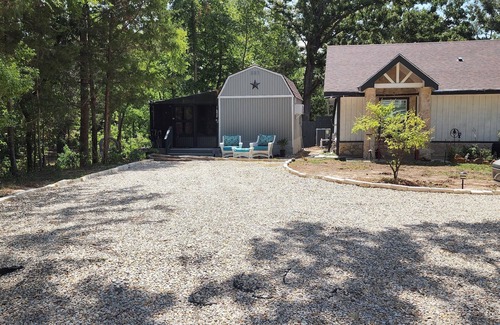 Quitman House | Cozy Bungalow 10 min to Lake Fork