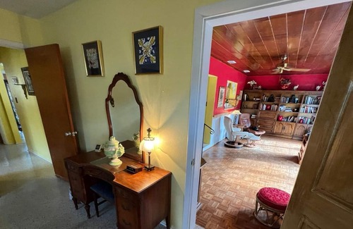 Pinellas Point House | Cozy Bungalow 10 mins from Downtown Gulfport and St. Pete!