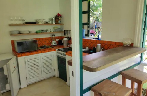 La Iglesia House | Cozy bungalow 5 minutes from the beach. Beautiful garden.