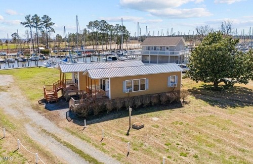 Oriental Cabin | Cozy cabin #2 on Neuse River in charming Oriental