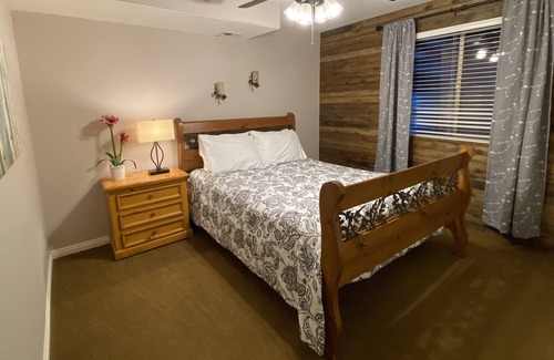 St. George Cabin | Cozy Cabin 5 min. From Snow Canyon State Park and