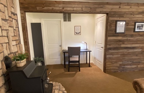 St. George Cabin | Cozy Cabin 5 min. From Snow Canyon State Park and