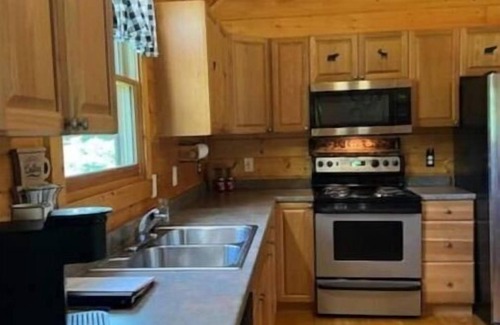 Copperhill Cabin | Cozy Cabin at Copperhill, Tn. nFire Pit, Hot Tub, Nature Trails.WOW