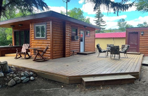 Saskatchewan Cabin | Cozy Cabin at Kannata Valley Sleeps 4 Overlooking Last Mountain Lake Pets Okay