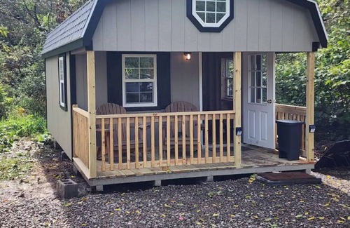 Corning Cabin | Cozy Cabin by the Creek!