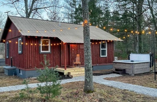 Harrietta Cabin | Cozy Cabin close to skiing, hunting, fishing, paddling, and swimming, and trails