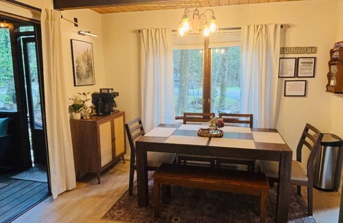 Lake Ariel House | Cozy Cabin Escape w. Fireplace + Fire Pit