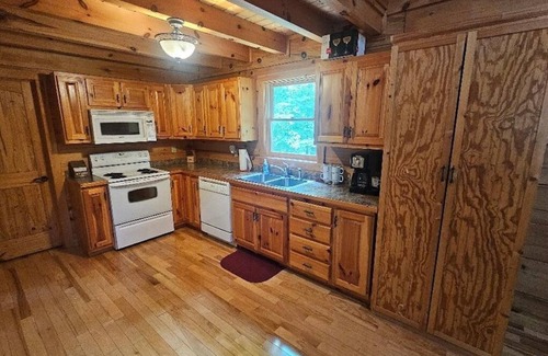 Reserve at Fairystone Cabin | Cozy cabin in a beautiful rustic community w lakes, mountains, wineries & more.