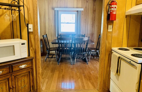 Pocono Lake Cabin | Cozy Cabin in Poconos with big backyard