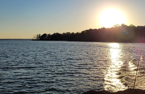 Broaddus Cabin | Cozy Cabin Lake Front View