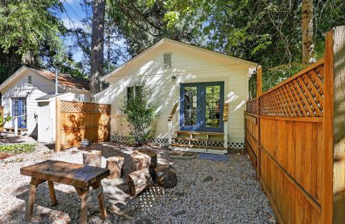 Cobb Hotel | Cozy Cabin Near Wineries, Harbin Hot Springs cabin