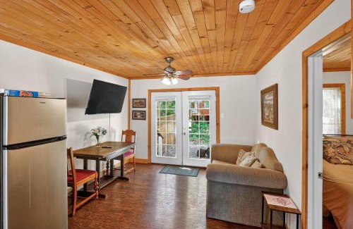 Cobb Hotel | Cozy Cabin Near Wineries, Harbin Hot Springs cabin