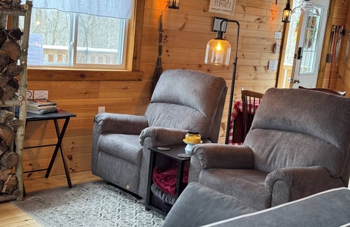 Chandlersville Cabin | Cozy cabin on 30 acres just minutes from The Wilds with AC, WiFi