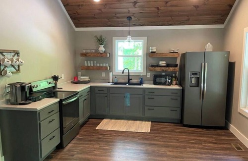 Cooleys Rift Cabin | Cozy Cabin on 5 wooden acres in Cooley's Rift