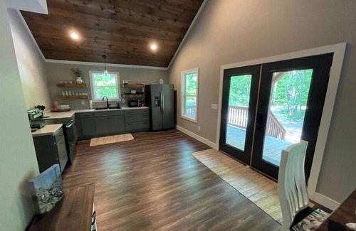 Cooleys Rift Cabin | Cozy Cabin on 5 wooden acres in Cooley's Rift