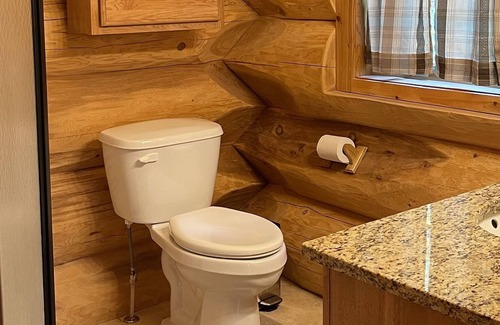 Leland Cabin | Cozy Cabin on Lake Redstone