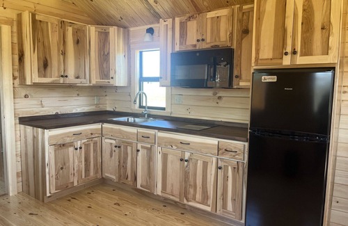 Waterloo Cabin | Cozy Cabin on the Canal