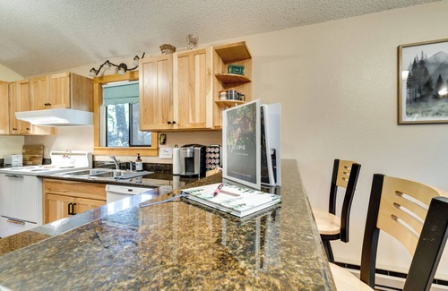 Roslyn Ridge Cabin | Cozy Cabin Retreat Minutes from Cle Elum-Adventure &Relaxation Await!