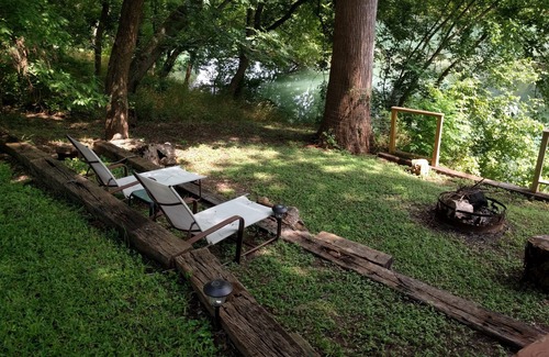 Canyon Lake Cabin | Cozy Cabin - Riverfront, Fishing Tubing Rafting Hiking