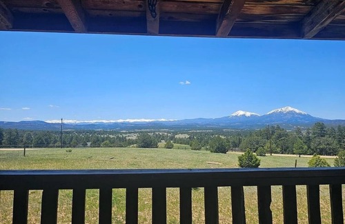 Gulnare Cabin | Cozy Cabin with Gorgeous Views - Sleeps 9 - on 35 Acres near Aguilar!