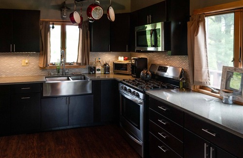 Fleischmanns House | Cozy cabin with great views and fire place!