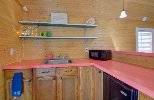 Sunset Beach Apartment | Cozy Calabash Studio about 4 Mi to Sunset Beach!