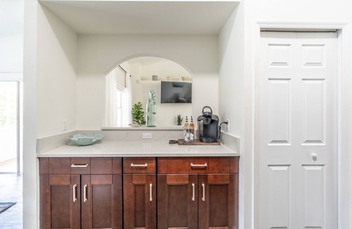 Golden Gate House | Cozy Canal Home-Low Cleaning Fee, King Beds, Gym, Fast wifi, Fishing, Sleeps 8