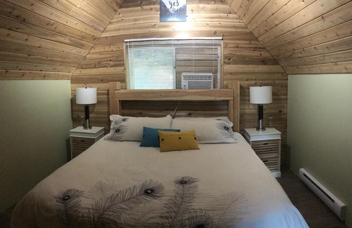 Anglemont Cabin | Cozy Cariboo Cabin - Shuswap Vacations and Sledding Accommodation