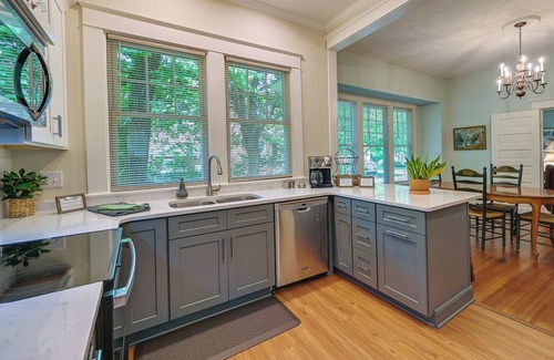 Lindley Park House | Cozy ‘Casa Verde’ Getaway - 1 Mi to UNCG Campus