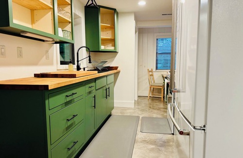 Knoxville House | Cozy Casita with sunroom on peaceful acreage - 10 min to downtown Knoxville