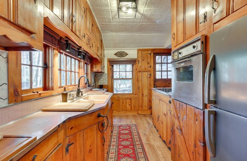 Smallwood Cottage | Cozy Catskills Cottage: Creekside Deck & Fire Pit