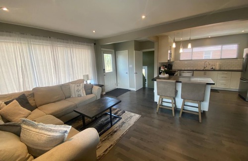 Hamilton House | Cozy Central Mountain Home With Full GYM
