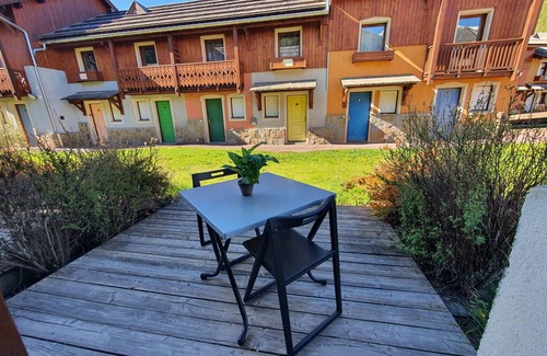La Salle-les-Alpes Apartment | Cozy Chalet, Near Slopes, Free Wifi, Pets Welcome