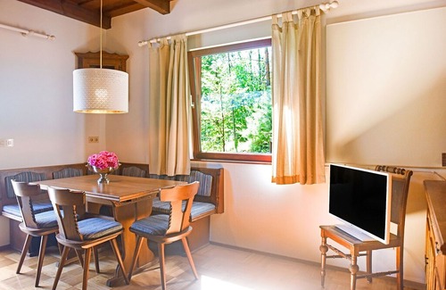 Molln Villa | Cozy Chalet in Molln with Garden