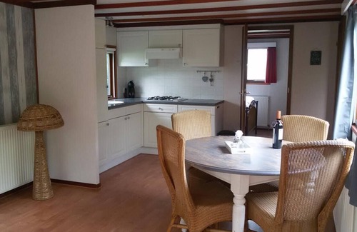 Petten Ski Chalet | Cozy chalet near the beach