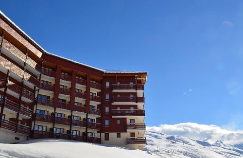 Reberty Apartment | Cozy Chalet-Style Studio near Ski Slopes, 3 Flocons Or