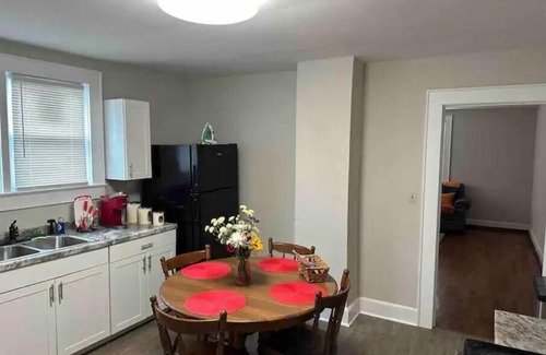 Kernersville House | Cozy & Charming In Kernersville