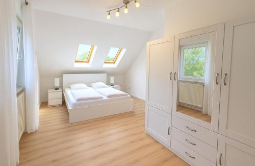 Ratingen Apartment | Cozy City Apartments 3, 2-Room Flat for Vacation & Messe Düsseldorf, Perfect Connectivity